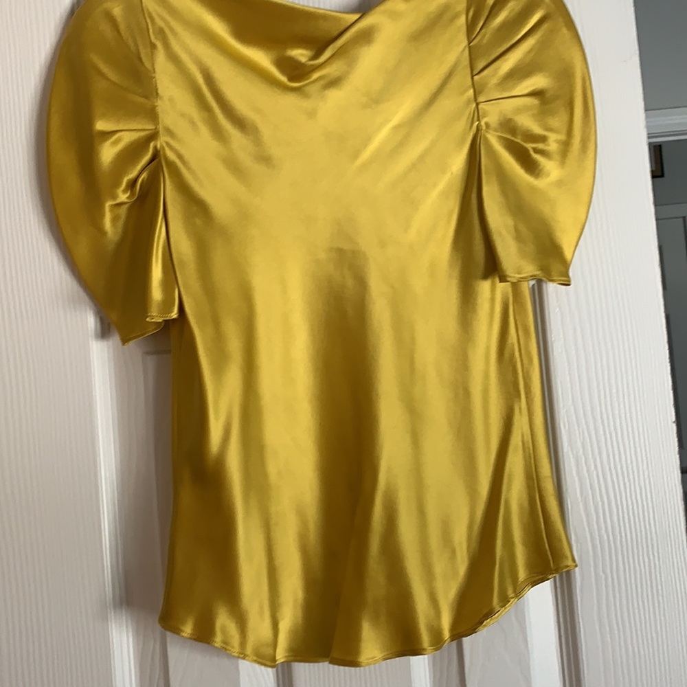 Blouse! - Picture 3 of 3